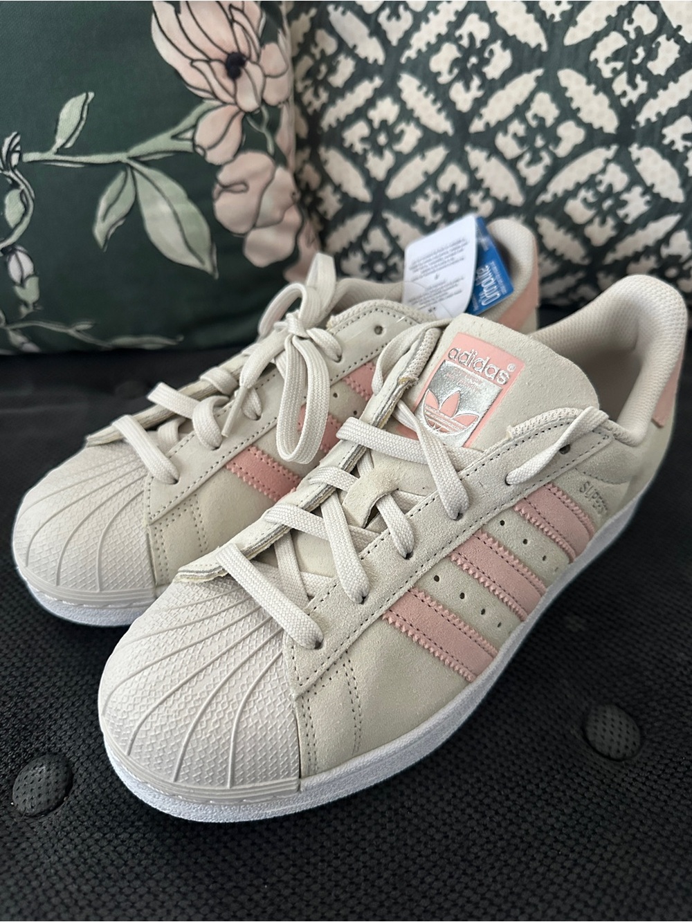 NWOB: adidas Kids Superstar Sneakers - Cream with Pink Stripes size 6.5